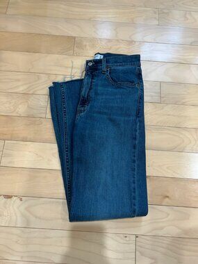 Women’s Abercrombie relaxed jeans